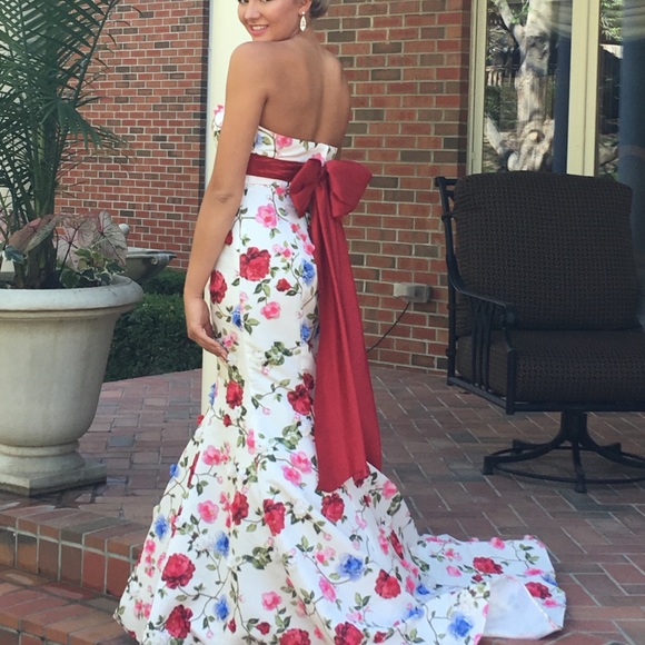 Sherri hill prom dress, spring collection - Picture 2 of 8